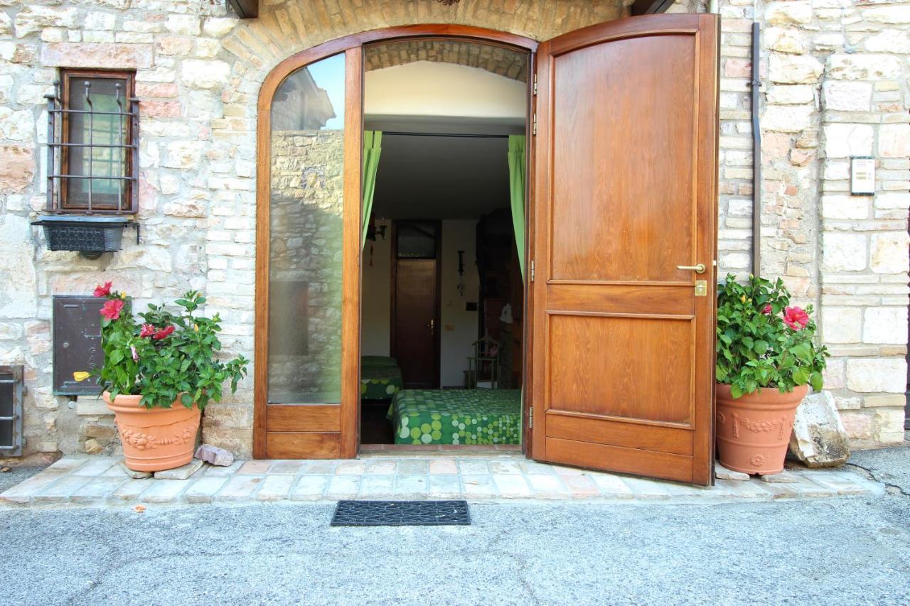 Monolocale L'Anfiteatro Romano Assis Exterior foto