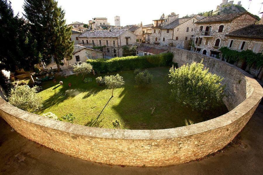 Monolocale L'Anfiteatro Romano Hotel Assisi Exterior foto